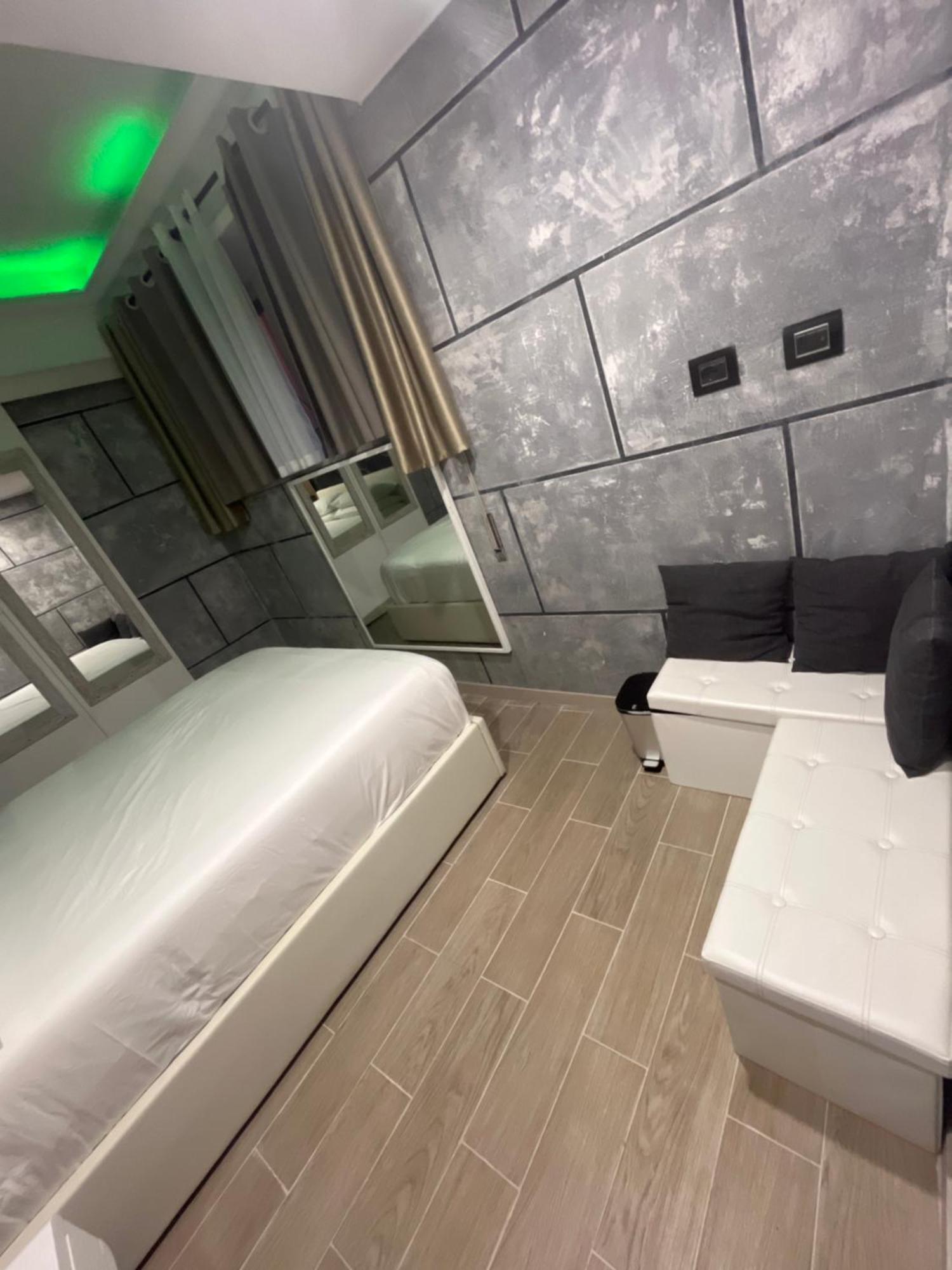 The Appartement *